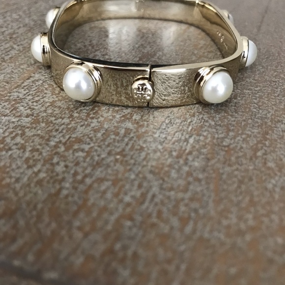 Tory Burch Stacked Studed Imitation Pearl Bracelet - Picture 3 of 8